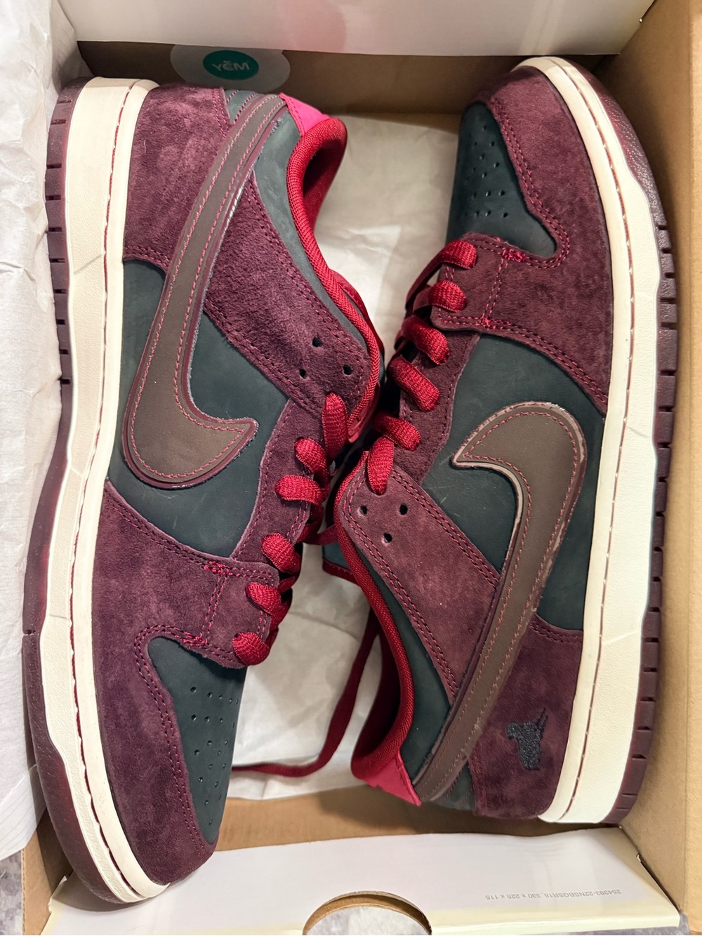 Nike SB Dunk Low Pro QS Riot Skateshop Mahogany Dark Beetroot